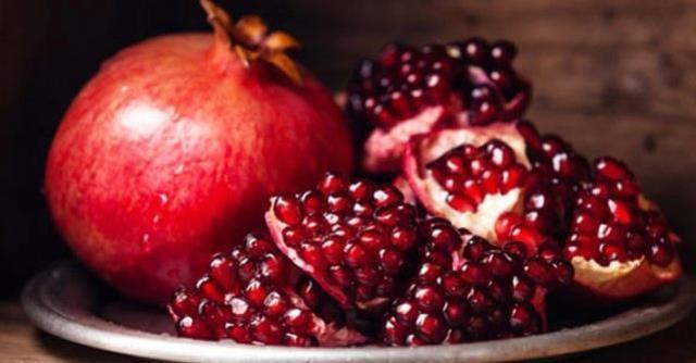 Rüyada nar görmek ne anlama gelir? Rüyada nar görmek nedir? Nar yemek ne demek? Nar suyu içmek nasıl yorumlanır?