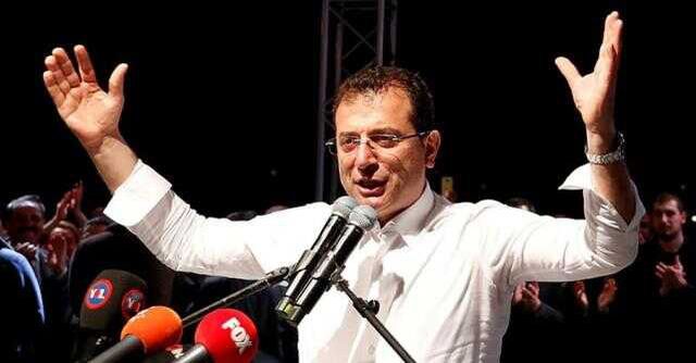 Ali Babacan'ın hareketi salonu coşturdu! Herkesin aklına Ekrem İmamoğlu geldi