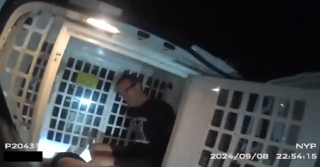 'Bu Gece Öleceksin' diye bağırarak karısını okla ağır yaraladı