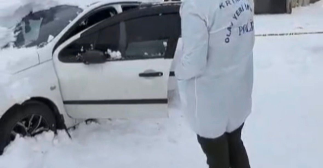Kayıp olarak aranıyordu, kara gömülmüş araçtan cesedi çıktı