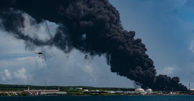Küba'da limandaki ham petrol depolama tesislerinde patlama: 1 ölü, 121 yaralı