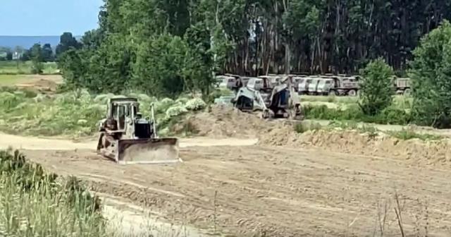 Yunanistan, Türkiye ile sınırı oluşturan Meriç Nehri kıyısına hendek kazmaya başladı
