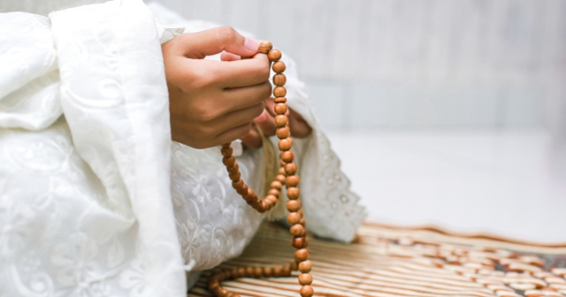 TESBİH NAMAZI NASIL KILINIR? Kadir Gecesi namazı kaç rekat? DİYANET BİLGİSİYLE TESBİH NAMAZI KILINIŞI