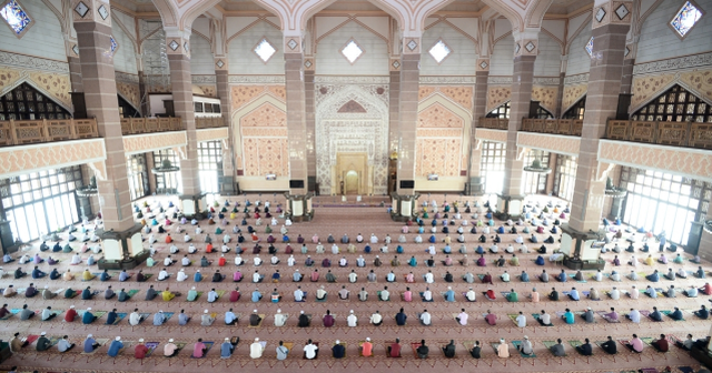 CUMA NAMAZI SAATLERİ İSTANBUL, ANKARA, İZMİR İL İL (4 NİSAN 2025) || Cuma namazı kaç rekat, nasıl kılınır farz mı?