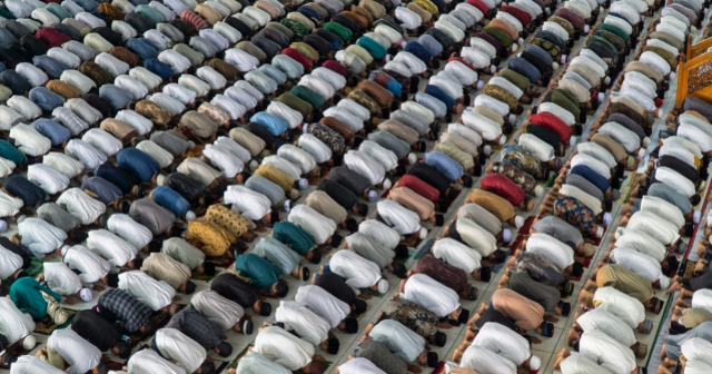 CUMA NAMAZI NASIL KILINIR? 18 Nisan Cuma namazı kaç rekat, farz mı ve saat kaçta kılınıyor? Diyanet İstanbul, Ankara Cuma saati!