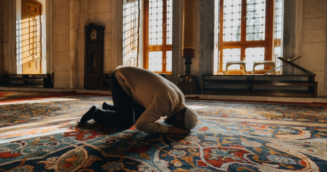 8 AĞUSTOS CUMA NAMAZI SAATİ 2025 (İstanbul, Ankara, İzmir ve il il cuma namazı vakitleri) Cuma namazı kaç rekat, nasıl kılınır?