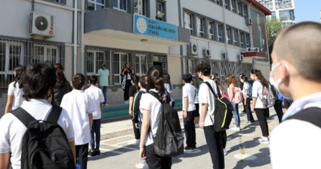 Okullar ne zaman açılıyor? 2025 MEB takvimi, tatil günleri!