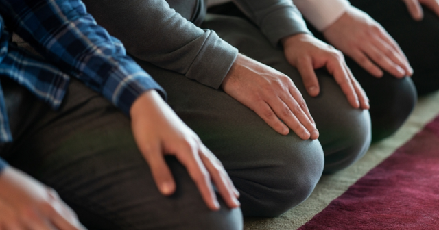 Ezan okunurken namaz kılınır mı? Ezan okunurken namaz kılınırsa kabul olur mu Diyanet?