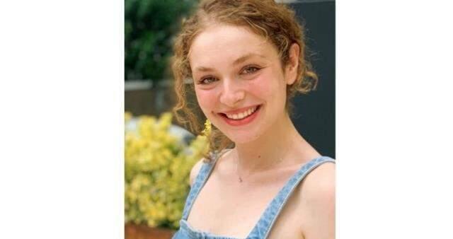 Aşkın Tarifi Naz kimdir? Serra Arıtürk kim, kaç yaşında?