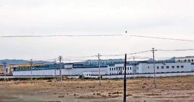 Çinli aktivist, Uygur Türklerinin yerleştirildiği 18 toplama kampını turist gibi gezdi! Paylaştığı görüntüler büyük ses getirdi