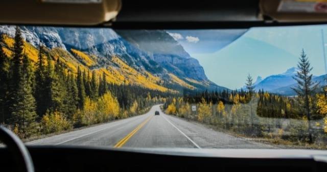 Araba ile tatil rotaları! Araba ile gidebileceğiniz tatil rotaları Kuşadası, Akyaka, Kemer, Foça, Ayvalık'ta gezilecek yerler