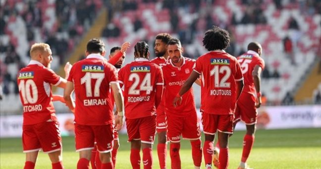 TRT SPOR CANLI | Sivasspor- Adana Demirspor maçı canlı şifresiz izle!