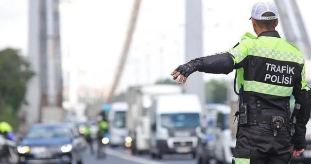 Yeni trafik cezaları ne zaman yürürlüğe girecek? 2025 Yeni trafik cezaları ne kadar arttı? Yeni trafik ceza tutarları!