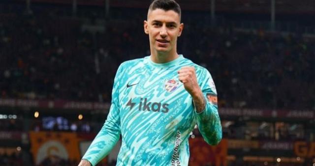 Berke Özer Milli Takım kampından ayrıldı mı, izinsiz mi ayrıldı? Berke Özer kamptan neden ayrıldı?