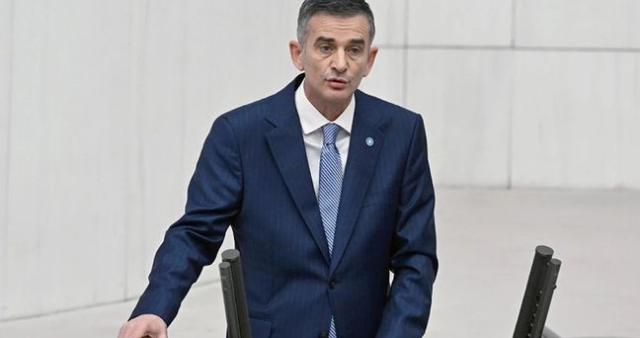 Ümit Dikbayır kimdir? CHP'ye geçen Ümit Dikbayır kaç yaşında, nereli? Ümit Dikbayır İyi Parti'den neden ihraç edilmişti?