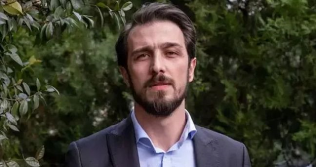 Emrah Altıntoprak kimdir? Kızılcık Şerbeti'nin Mustafa'sı Emrah Altıntoprak kaç yaşında, nereli, kariyeri?