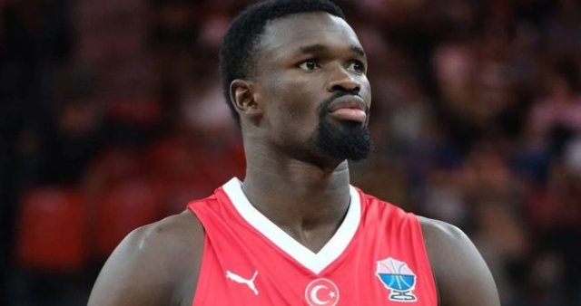 Adem Bona kimdir, kaç yaşında, aslen nereli? Adem Bona Türk mü?