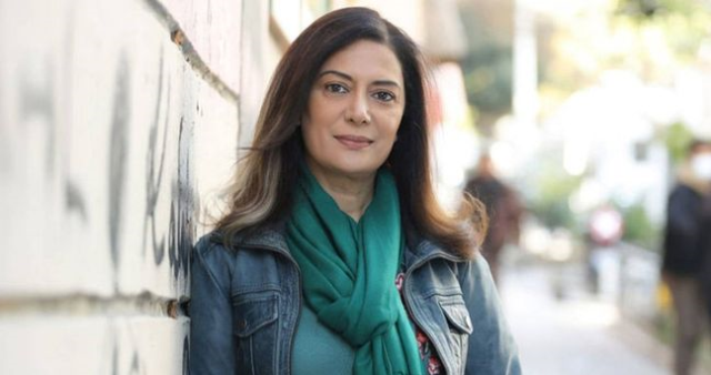 Veda Yurtsever tiyatroyu bıraktı mı? Veda Yurtsever Tiyatroyu Tamer Karadağlı yüzünden mi bıraktı?