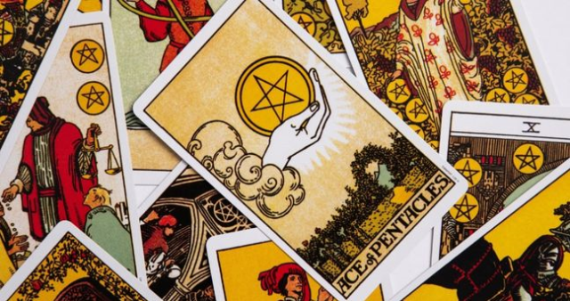 5 Kasım 2025 Günlük Tarot Falı: 5 Kasım Çarşamba günü seni neler bekliyor? Günlük Tarot kart açılımı!