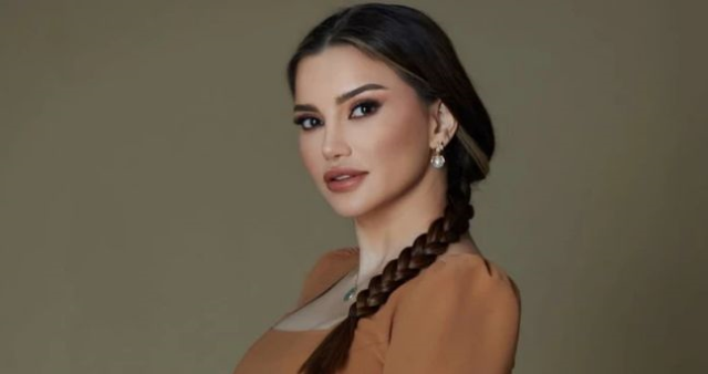 Esra Ezmeci kimdir? Esra Ezmeci kaç yaşında, estetik mi yaptırdı?