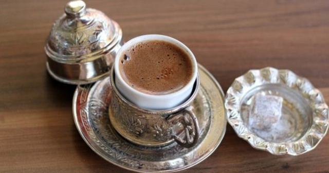 Türk kahvesi zehirlenmesi neden olur? Türk kahvesi bozulduysa zehirler mi?