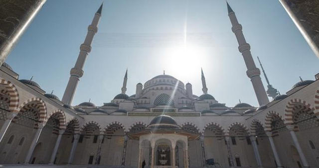 Cuma namazı saat kaçta? İstanbul, Ankara, İzmir Cuma namazına kaç dakika kaldı?