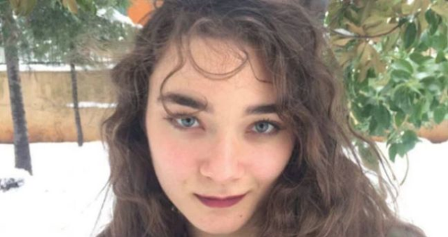 سیبل کاساپوغلو کیست؟ اوزگه سریال عروسک پارچه‌ای چند سال دارد، اهل کجاست و سوابق کاری او چیست؟