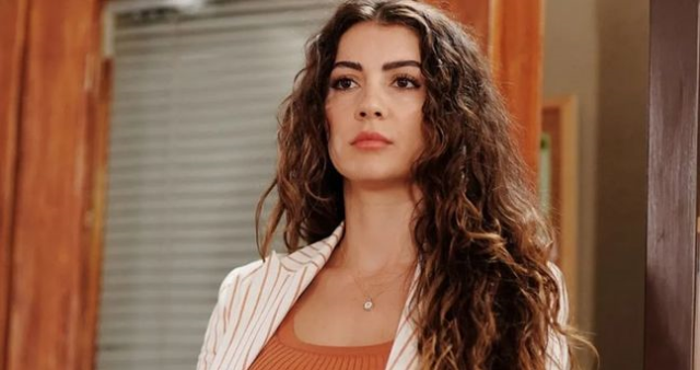 Burcu Özberk'in dedesi kaç yaşında, neden vefat etti?