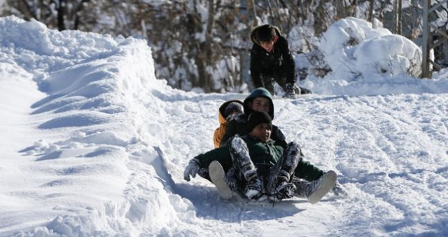 Yalova'da yarın okullar tatil mi? 13 Ocak Salı Yalova'da okul yok mu (YALOVA VALİLİĞİ - KAR TATİLİ)?