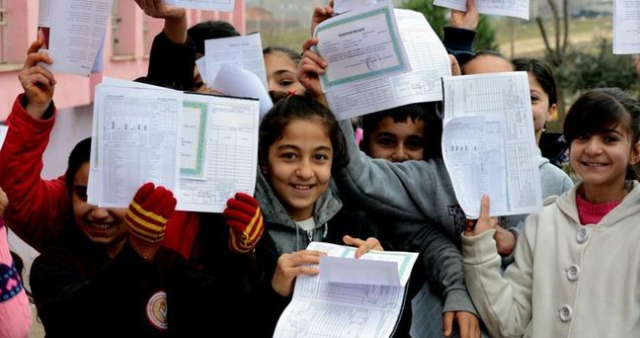 Karneler saat kaçta verilecek 2026? İlkokul, Ortaokul ve Lise öğrencileri karnelerini hangi saatte alacak, 16 Ocak Cuma okullar yarım gün mü?