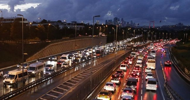 İstanbul'da trafik var mı? SON DAKİKA! 29 Ocak hangi ilçelerde trafik var, hangi yollar kapalı?