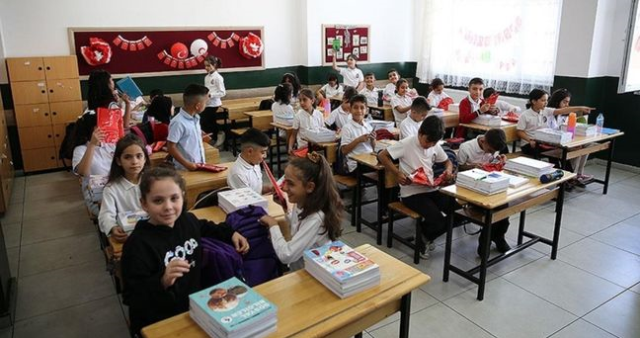 Yarın okullar tatil mi? 2 Şubat Pazartesi günü okullar tatil mi?