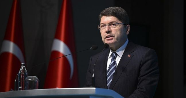 Yılmaz Tunç kimdir? Eski Adalet Bakanı Yılmaz Tunç kaç yaşında, nereli?