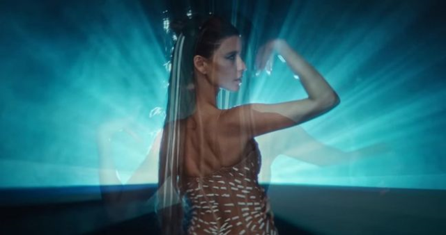 CapitaliZoo Beren Saat şarkı sözleri (TÜRKÇE ÇEVİRİ) Beren Saat klip izle!