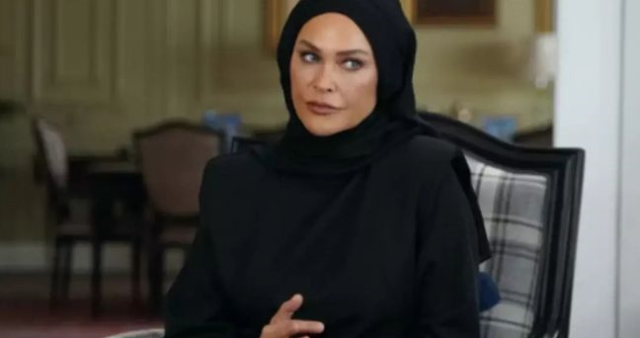 Hülya Avşar'a televizyonda filtre uygulanıyor mu? Hülya Avşar'ın filtresiz hali nasıl?