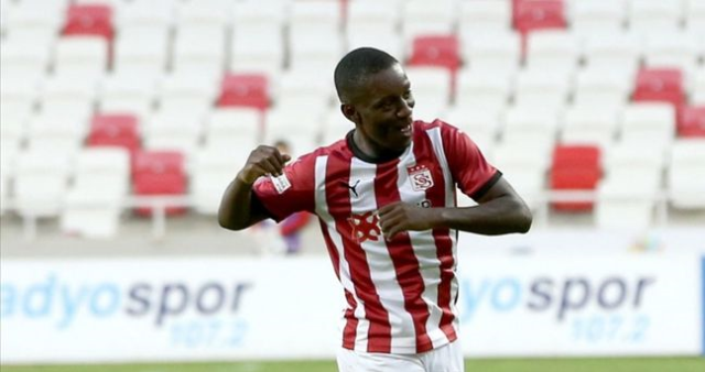 Max Gradel kimdir, hangi takımlarda oynadı? Sakaryaspor ve Amedspor'un eski futbolcusu Max Gradel hangi ülkede bakan yardımcısı oldu?