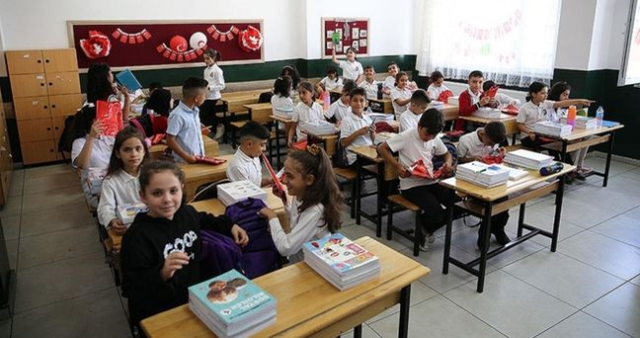 Ara tatil kaldırılıyor mu? SON DAKİKA! İki haftalık ara tatil kalkacak mı, 15 tatil ne zaman kalkacak?