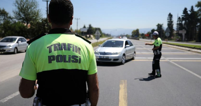 TRAFİK CEZASI ÜCRETLERİ: Trafik cezaları ne kadar oldu, yüzde 10 toleransı kalktı mı? Hız cezaları, radar cezaları ne kadar oldu?