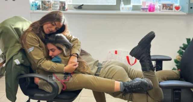 İsrail'deki kadın askerlerin paylaştığı fotoğraflar: İsrail'deki kadın askerler ne paylaştı, hangi resimleri paylaştılar?