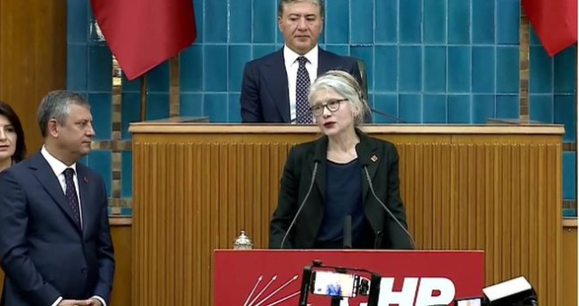 Emine Ülker Tarhan kimdir? CHP'ye katılan Emine Ülker Tarhan kaç yaşında, nereli, evli mi, eşi kim?