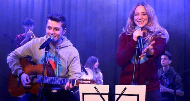 Sesinde Aşk Var konusu nedir? Sesinde Aşk Var oyuncuları kimler?