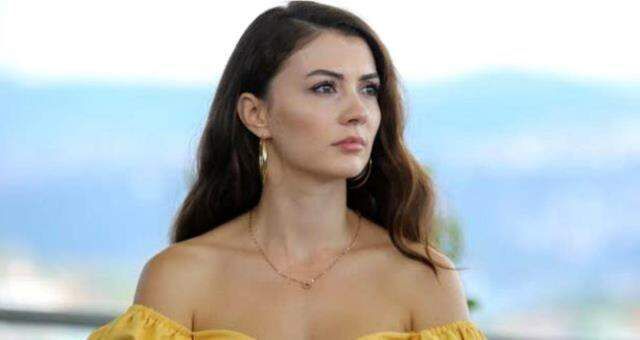 O Ses Türkiye yılbaşı özel konukları kim? Merve Dizdar, Müge Anlı, Pınar Deniz, Melis Sezen, Burcu Özberk, Emre Belözoğlu, Mesut Özil...