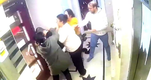 İnternetten tanıştığı engelli gencin evine gitti, aileye yakalanınca yarı çıplak halde kaçtı
