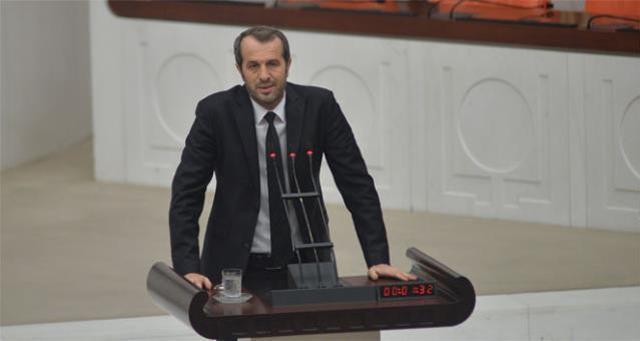 MHP'li milletvekili Saffet Sancaklı tabut taşırken soyuldu! Tam 6 bin lirasından oldu