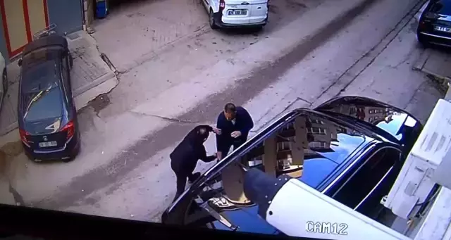 Ağzında sigarayla iş adamını ayağından vuran şahsın rahatlığı 'pes' dedirtti