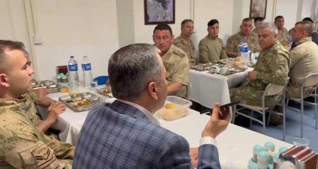 Cumhurbaşkanı Erdoğan, Cudi Dağı Şehit Jandarma Astsubay Kıdemli Üstçavuş Halit Özçelik Üs Bölgesi'ndeki askerlere hitap etti