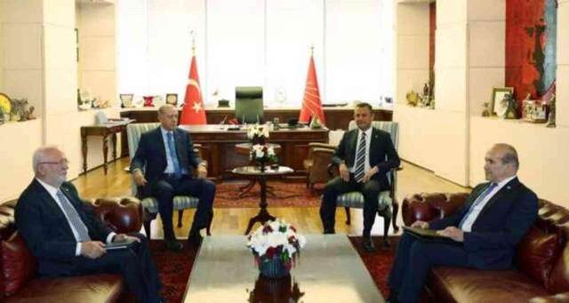 Oturma düzenini nasıl olacağı merak konusuydu! Erdoğan ve Özel'in 12. kattaki görüşmesinden ilk görüntüler geldi