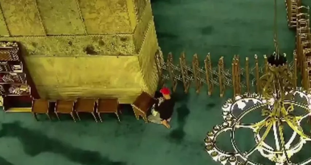 Ayasofya Camii'nde ne oldu? Ayasofya'da kundaklama olayı nedir? - SON DAKİKA