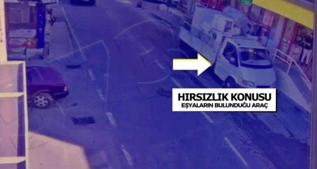 35 yıllık komşusunun duvarını yıktı, eşyalarını çaldı