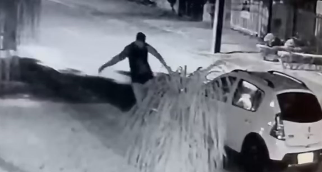 Spor eğitmeni, arabada eşi ile yakaladığı evsiz adamı hastanelik etti